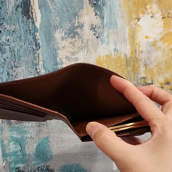 • Authentic Louis vuitton Monogram  Porte Monanaie Billets Bifold - Picture 6 of 14